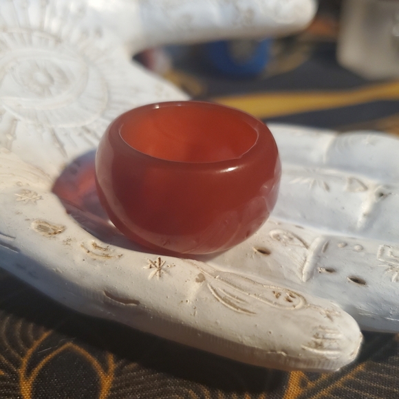 **RARE FIND** Solid Carnelian ring in perfect condition size 8.75 - Picture 4 of 4